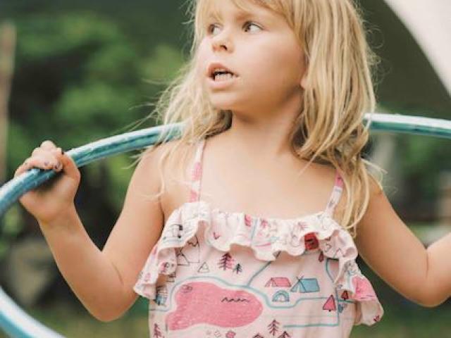 girl hooping